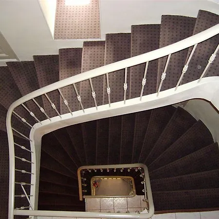 Отель Le Prado De St Raph 2*