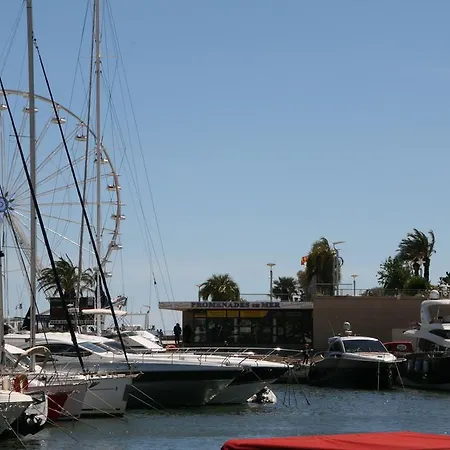 Отель Le Prado De St Raph