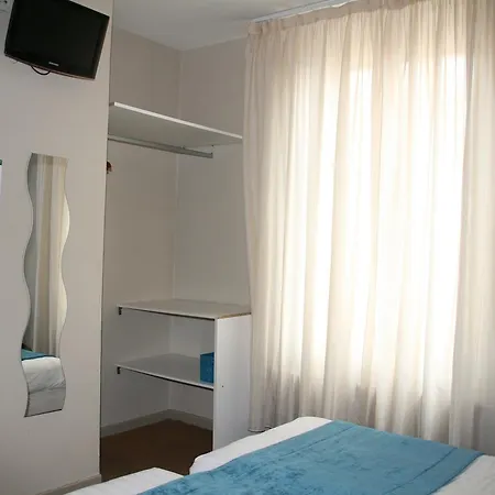 Отель Le Prado De St Raph