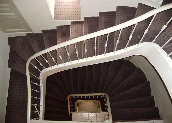 Hotel Le Prado De St Raph 2*